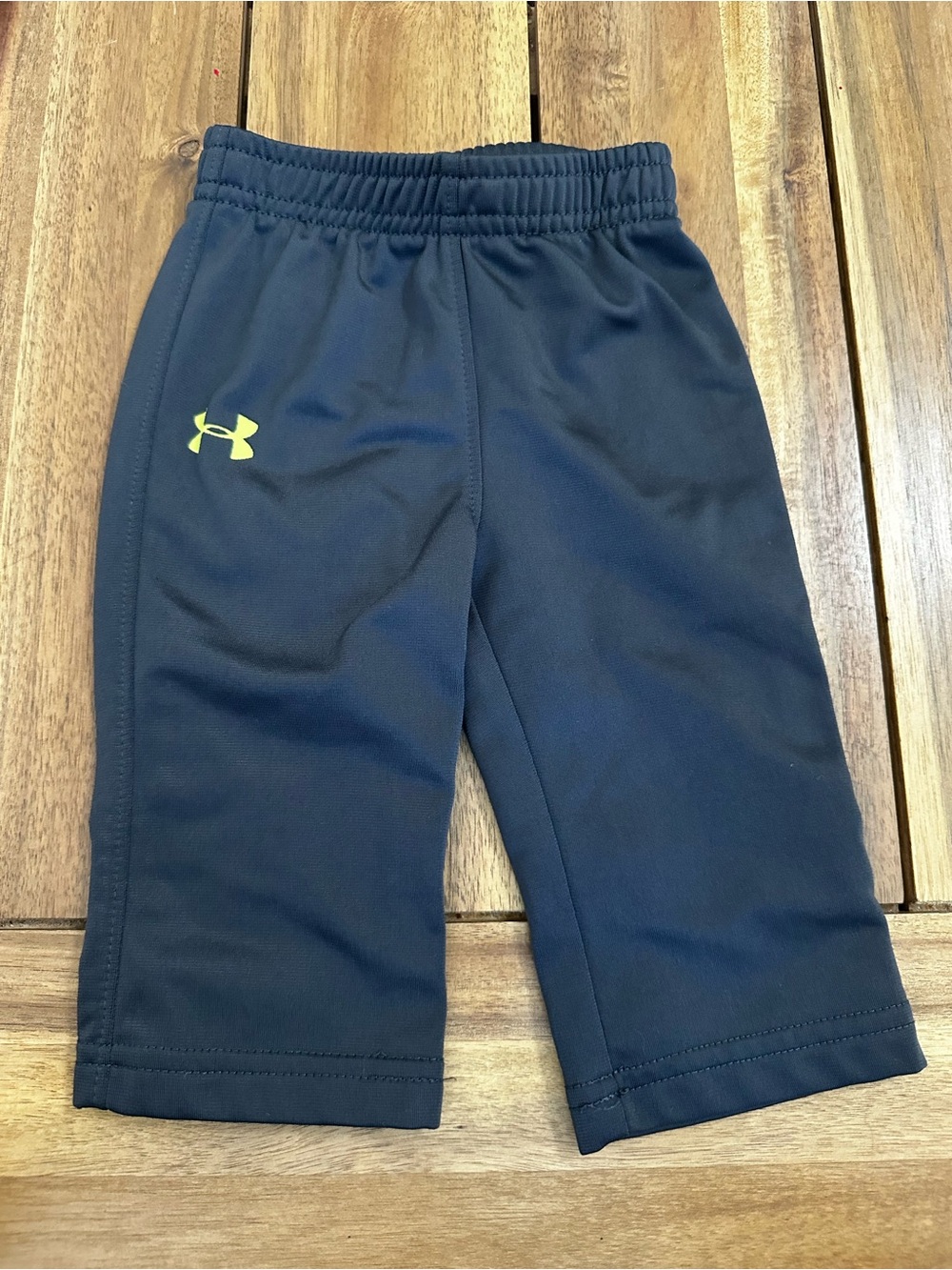 Under Armour Boys Gray Jogger Pants size 3-6m
